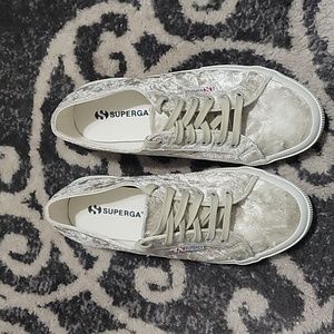 New Superga velvet sneakers. New/never worn. Excellent condition. size 41.